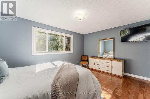 350 5 Concession W, Tiny, ON - Indoor Photo Showing Bedroom