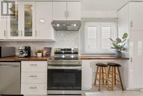 161 Riverview Street, Oakville, ON - Indoor Photo Showing Kitchen