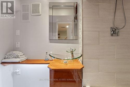 161 Riverview Street, Oakville, ON - Indoor Photo Showing Bathroom