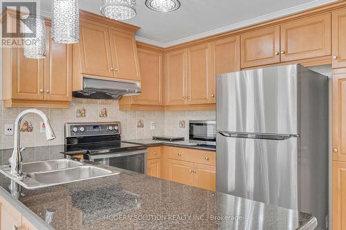 6431 Tenth Line W, Mississauga, ON - Indoor Photo Showing Kitchen With Stainless Steel Kitchen With Double Sink
