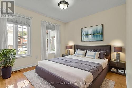 6431 Tenth Line W, Mississauga, ON - Indoor Photo Showing Bedroom