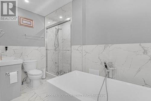 6431 Tenth Line W, Mississauga, ON - Indoor Photo Showing Bathroom