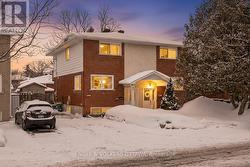 2707 MARIE STREET  Ottawa, ON K2B 7E3