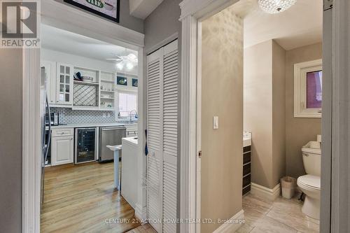 10 Lower Charlotte Street, Ottawa, ON - Indoor Photo Showing Bathroom