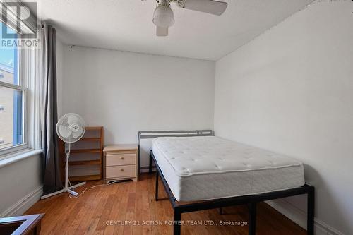 10 Lower Charlotte Street, Ottawa, ON - Indoor Photo Showing Bedroom