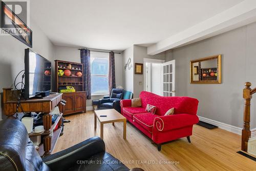 10 Lower Charlotte Street, Ottawa, ON - Indoor Photo Showing Other Room