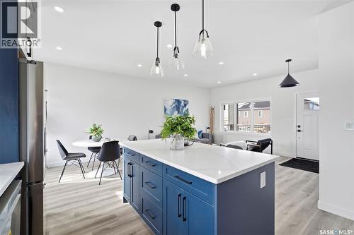 442 Kinloch Crescent, Saskatoon, SK - Indoor Photo Showing Kitchen