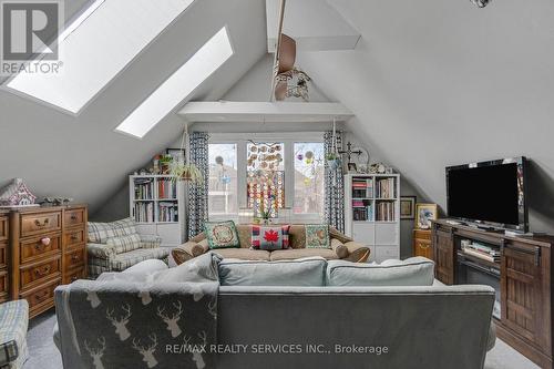 939 Beach Boulevard, Hamilton, ON - Indoor