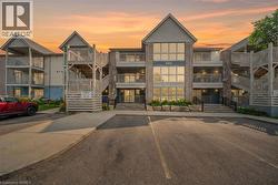 2010 CLEAVER Avenue Unit# 207  Burlington, ON L7M 4C1