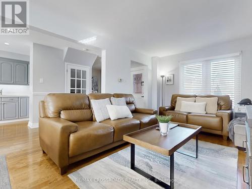 64 Sable Crescent, Whitby, ON - Indoor Photo Showing Living Room