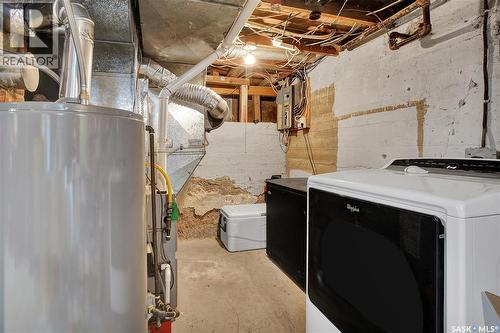226 N Avenue S, Saskatoon, SK - Indoor Photo Showing Laundry Room