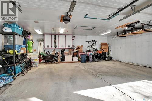 226 N Avenue S, Saskatoon, SK - Indoor Photo Showing Garage