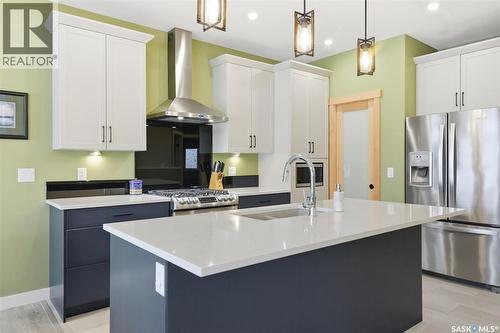 132 Forsey Avenue, Saskatoon, SK - Indoor Photo Showing Kitchen With Stainless Steel Kitchen With Upgraded Kitchen