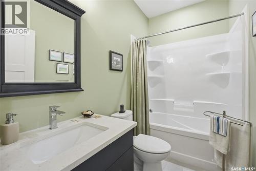 132 Forsey Avenue, Saskatoon, SK - Indoor Photo Showing Bathroom