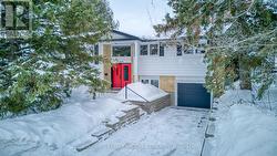 1858 SHAREL DRIVE  Ottawa, ON K1H 6W4