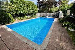 8 IBER COURT  Aurora, ON L4G 1V5