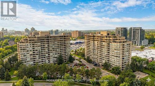 426 - 32 Clarissa Drive, Richmond Hill, ON - Outdoor With View