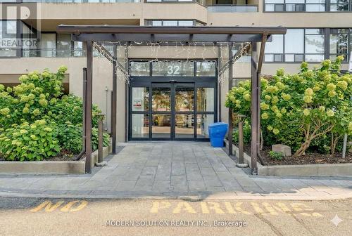 426 - 32 Clarissa Drive, Richmond Hill, ON - Outdoor With View