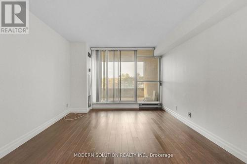 426 - 32 Clarissa Drive, Richmond Hill, ON - Indoor Photo Showing Other Room
