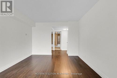 426 - 32 Clarissa Drive, Richmond Hill, ON - Indoor Photo Showing Bedroom