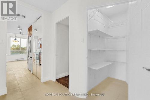 426 - 32 Clarissa Drive, Richmond Hill, ON - Indoor Photo Showing Bathroom