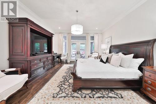 5047 Lakeshore Road, Burlington, ON - Indoor Photo Showing Bedroom