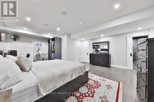 5047 Lakeshore Road, Burlington, ON - Indoor Photo Showing Bedroom