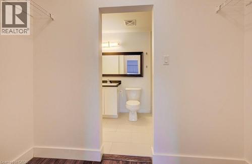 15 Devitt Avenue S Unit# 302, Waterloo, ON - Indoor Photo Showing Bathroom