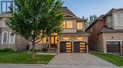 64 HEINTZMAN CRESCENT Vaughan, ON L6A 4T1