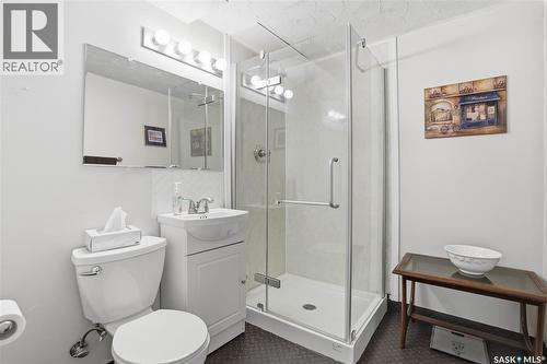 64 Craigie Bay, Regina, SK - Indoor Photo Showing Bathroom