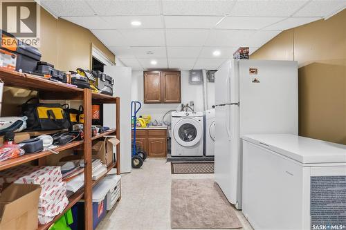 64 Craigie Bay, Regina, SK - Indoor Photo Showing Laundry Room