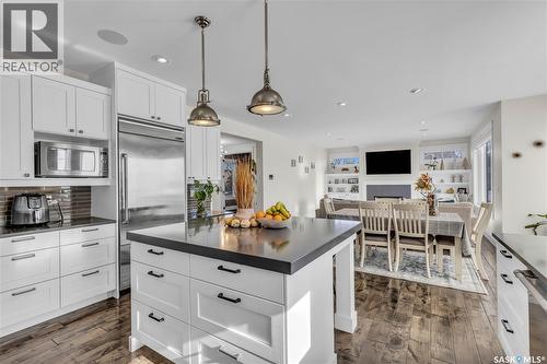 438 Horlick Manor, Saskatoon, SK - Indoor Photo Showing Kitchen With Upgraded Kitchen
