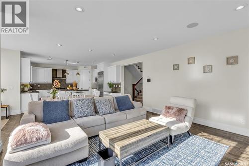 438 Horlick Manor, Saskatoon, SK - Indoor Photo Showing Living Room