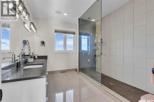 438 Horlick Manor, Saskatoon, SK - Indoor Photo Showing Bathroom