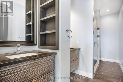 16 - 433 Hyde Park Road, London North (North P), ON - Indoor Photo Showing Bathroom