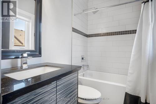 16 - 433 Hyde Park Road, London North (North P), ON - Indoor Photo Showing Bathroom