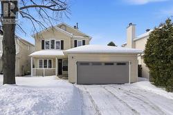 284 MCEACHERN CRESCENT  Ottawa, ON K1E 3K3