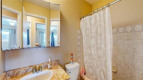 1304-2015 2Nd Street, Cranbrook, BC - Indoor Photo Showing Bathroom