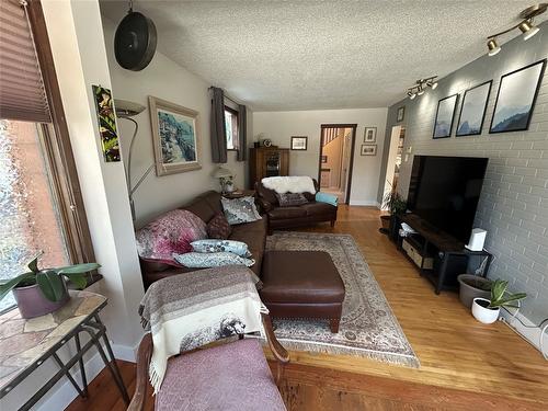 30 101 Avenue, Kimberley, BC - Indoor Photo Showing Living Room