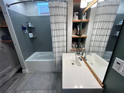 30 101 Avenue, Kimberley, BC - Indoor Photo Showing Bathroom