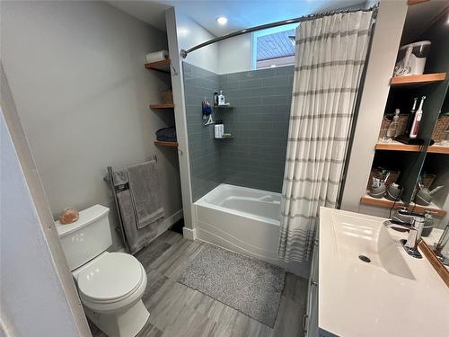 30 101 Avenue, Kimberley, BC - Indoor Photo Showing Bathroom
