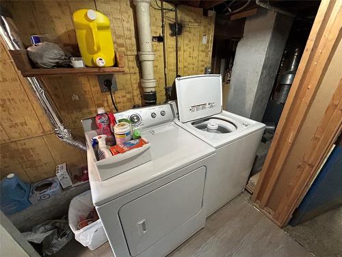 30 101 Avenue, Kimberley, BC - Indoor Photo Showing Laundry Room