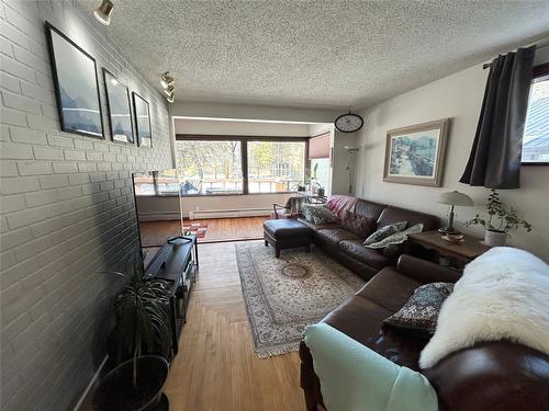 30 101 Avenue, Kimberley, BC - Indoor Photo Showing Living Room