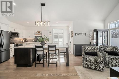 35 Compass Trail, Central Elgin, ON - Indoor Photo Showing Other Room