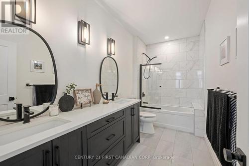 35 Compass Trail, Central Elgin, ON - Indoor Photo Showing Bathroom