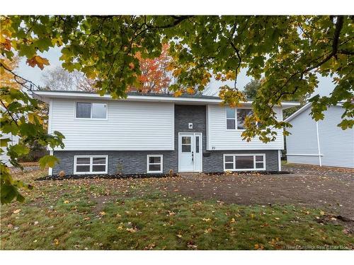 21 Shawn Crt, Riverview, NB 