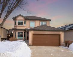 19 Desrosiers Drive  Winnipeg, MB R2C 4R3