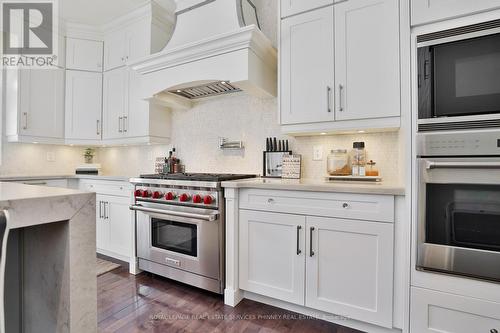 1436 Crescent Road, Mississauga, ON - Indoor Photo Showing Kitchen With Upgraded Kitchen
