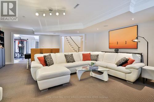 1436 Crescent Road, Mississauga, ON - Indoor Photo Showing Living Room