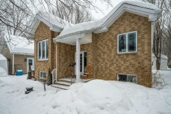 163 Rue du Boisé  Saint-Colomban, QC J5K 2N9
